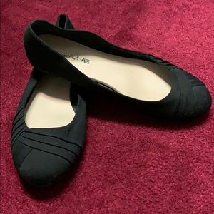 American eagle black flats